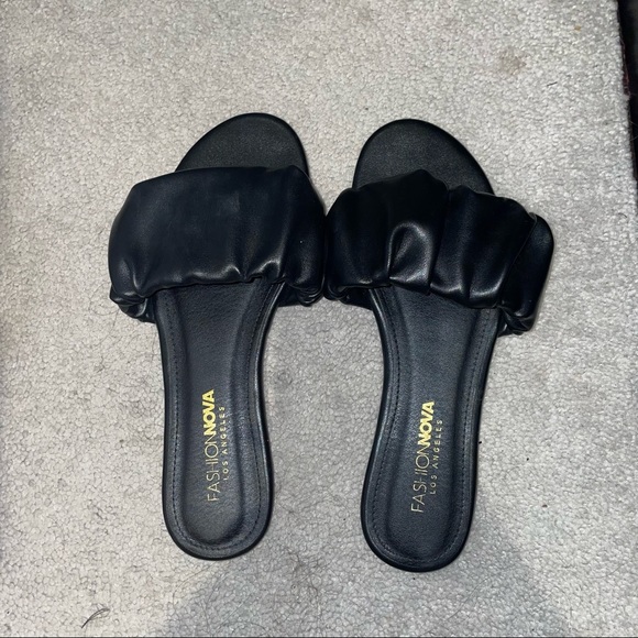 Fashion nova sandals - Picture 2 of 3